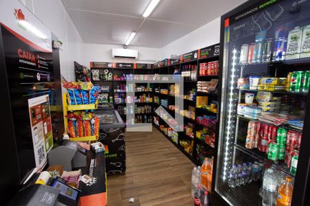 Apartamento à venda com 31m², 1 quarto e 1 vaga Apartamento à venda com 31m², 1 quarto e 1 vagaMINI MERCADO