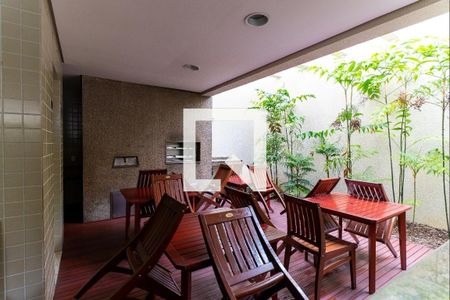 Apartamento à venda com 141m², 3 quartos e 3 vagas Apartamento à venda com 141m², 3 quartos e 3 vagasChurrasqueira