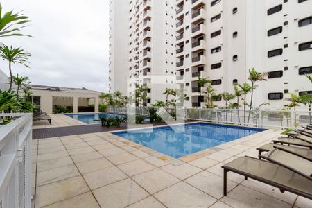Apartamento à venda com 141m², 3 quartos e 3 vagas Apartamento à venda com 141m², 3 quartos e 3 vagasPiscina
