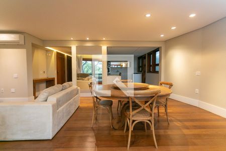 Sala de apartamento à venda com 3 quartos, 165m² em Petrópolis, Porto Alegre