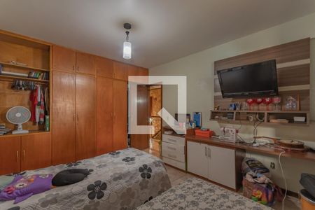 Casa à venda com 502m², 5 quartos e 5 vagasQuarto 2