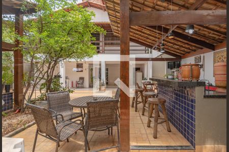 Casa à venda com 502m², 5 quartos e 5 vagasÁrea Externa