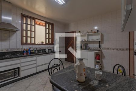 Casa à venda com 502m², 5 quartos e 5 vagasCozinha