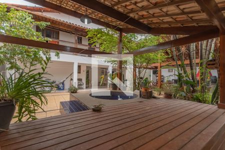 Casa à venda com 502m², 5 quartos e 5 vagasÁrea Externa