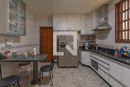 Casa à venda com 502m², 5 quartos e 5 vagasCozinha