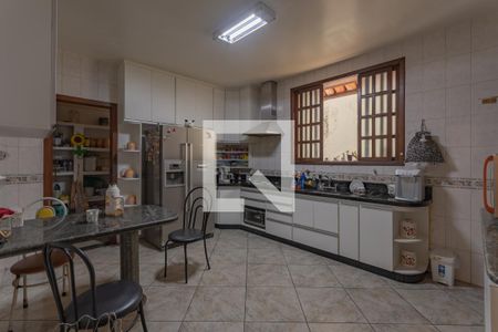 Casa à venda com 502m², 5 quartos e 5 vagasCozinha