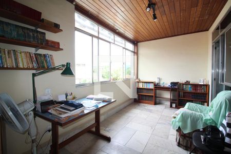 Casa de condomínio à venda com 251m², 4 quartos e 2 vagasQuarto 1 - Escritório da Suíte