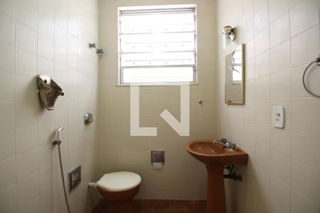 Casa de condomínio à venda com 251m², 4 quartos e 2 vagasBanheiro Social