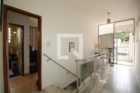 Casa de condomínio à venda com 251m², 4 quartos e 2 vagasHall 2° Piso