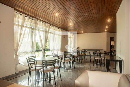 Apartamento à venda com 124m², 4 quartos e 3 vagasÁrea comum - Salão de festas