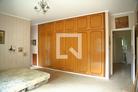 Casa à venda com 200m², 3 quartos e 4 vagasSuíte