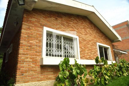 Casa à venda com 200m², 3 quartos e 4 vagasVista externa