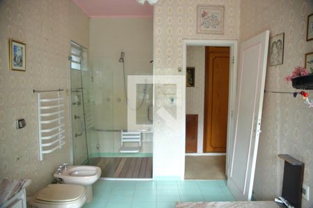 Casa à venda com 200m², 3 quartos e 4 vagasbanheiro da Suíte