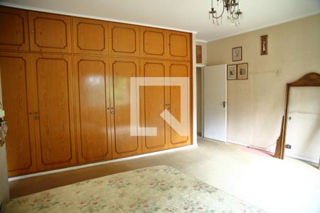 Casa à venda com 200m², 3 quartos e 4 vagasSuíte