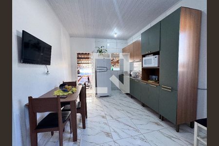 Casa à venda com 124m², 3 quartos e 2 vagas Casa à venda com 124m², 3 quartos e 2 vagasCozinha