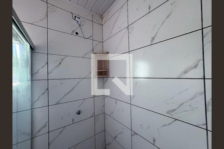 Casa à venda com 124m², 3 quartos e 2 vagas Casa à venda com 124m², 3 quartos e 2 vagascasa fundos banheiro