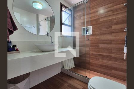 Apartamento à venda com 180m², 3 quartos e 2 vagasBanheiro da Suite 3