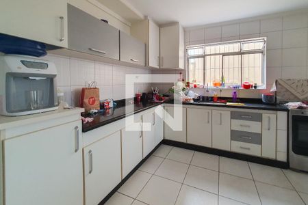 Casa à venda com 232m², 3 quartos e 2 vagas Casa à venda com 232m², 3 quartos e 2 vagasCozinha - Armários