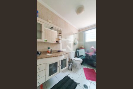 Casa à venda com 232m², 3 quartos e 2 vagas Casa à venda com 232m², 3 quartos e 2 vagasBanheiro Social 2