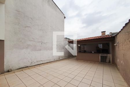 Casa à venda com 232m², 3 quartos e 2 vagas Casa à venda com 232m², 3 quartos e 2 vagasQuintal - fundo