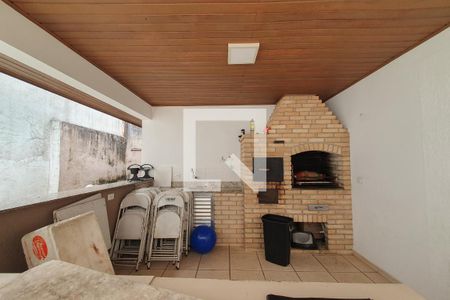 Casa à venda com 232m², 3 quartos e 2 vagas Casa à venda com 232m², 3 quartos e 2 vagasQuintal - churrasqueira