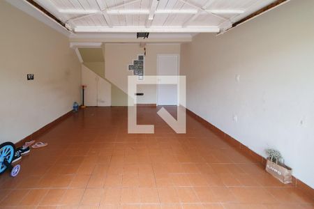 Casa à venda com 232m², 3 quartos e 2 vagas Casa à venda com 232m², 3 quartos e 2 vagasGaragem