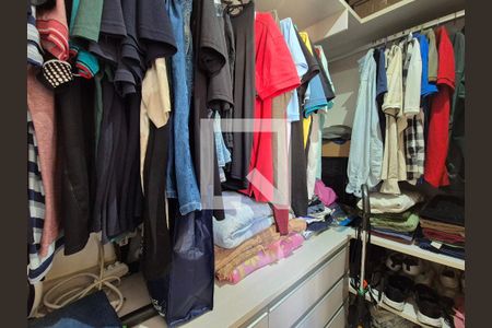 Apartamento à venda com 77m², 3 quartos e 1 vaga Apartamento à venda com 77m², 3 quartos e 1 vagaCloset da suíte