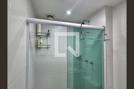 Apartamento à venda com 77m², 3 quartos e 1 vaga Apartamento à venda com 77m², 3 quartos e 1 vagaBanheiro Social