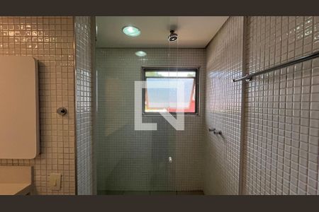 Casa à venda com 450m², 4 quartos e 4 vagas Casa à venda com 450m², 4 quartos e 4 vagasBanheiro da Suíte 2