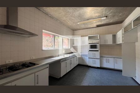 Casa à venda com 450m², 4 quartos e 4 vagas Casa à venda com 450m², 4 quartos e 4 vagasCozinha