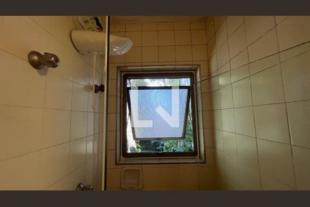Casa à venda com 450m², 4 quartos e 4 vagas Casa à venda com 450m², 4 quartos e 4 vagasBanheiro