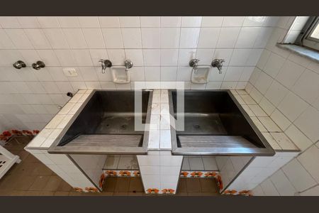 Casa à venda com 450m², 4 quartos e 4 vagas Casa à venda com 450m², 4 quartos e 4 vagasÁrea de Serviço