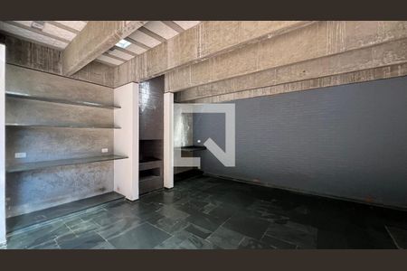 Casa à venda com 450m², 4 quartos e 4 vagas Casa à venda com 450m², 4 quartos e 4 vagasSalão
