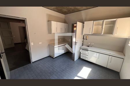 Casa à venda com 450m², 4 quartos e 4 vagas Casa à venda com 450m², 4 quartos e 4 vagasCopa