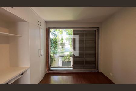 Casa à venda com 450m², 4 quartos e 4 vagas Casa à venda com 450m², 4 quartos e 4 vagasQuarto 2