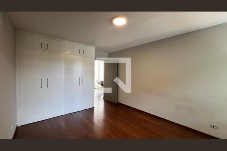 Casa à venda com 450m², 4 quartos e 4 vagas Casa à venda com 450m², 4 quartos e 4 vagasQuarto 1