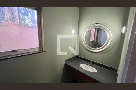 Casa à venda com 450m², 4 quartos e 4 vagas Casa à venda com 450m², 4 quartos e 4 vagasLavabo