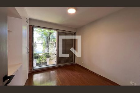 Casa à venda com 450m², 4 quartos e 4 vagas Casa à venda com 450m², 4 quartos e 4 vagasQuarto 2