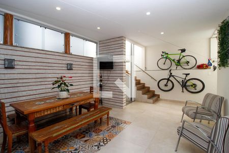 Casa à venda com 300m², 5 quartos e 2 vagas Casa à venda com 300m², 5 quartos e 2 vagasEspaço Gourmet