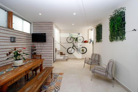 Casa à venda com 300m², 5 quartos e 2 vagas Casa à venda com 300m², 5 quartos e 2 vagasEspaço Gourmet