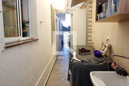 Casa à venda com 300m², 5 quartos e 2 vagas Casa à venda com 300m², 5 quartos e 2 vagasLavanderia