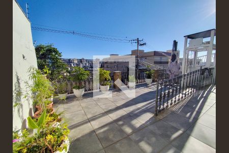 Casa à venda com 300m², 5 quartos e 2 vagas Casa à venda com 300m², 5 quartos e 2 vagasÁrea comum