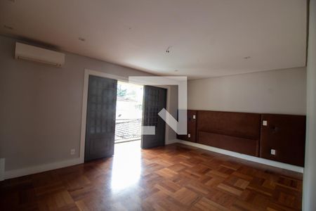 Casa à venda com 450m², 5 quartos e 3 vagasSuíte 4