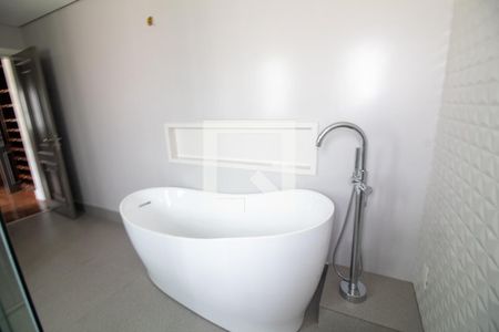 Casa à venda com 450m², 5 quartos e 3 vagasBanheiro da Suíte 4 - Senhora