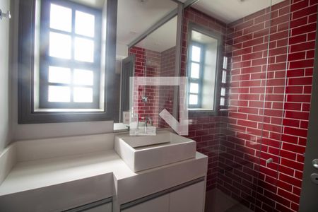 Casa à venda com 450m², 5 quartos e 3 vagasBanheiro da Suíte 2