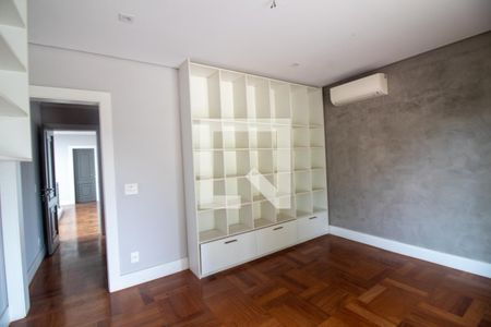 Casa à venda com 450m², 5 quartos e 3 vagasSuíte 1