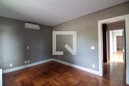 Casa à venda com 450m², 5 quartos e 3 vagasSuíte 3