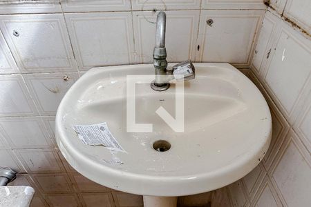 Casa à venda com 56m², 3 quartos e 1 vagaBanheiro