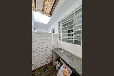 Casa à venda com 56m², 3 quartos e 1 vagaÁrea de Serviço