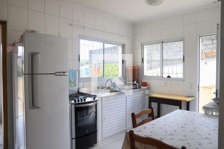Casa à venda com 190m², 3 quartos e 2 vagas Casa à venda com 190m², 3 quartos e 2 vagasCozinha